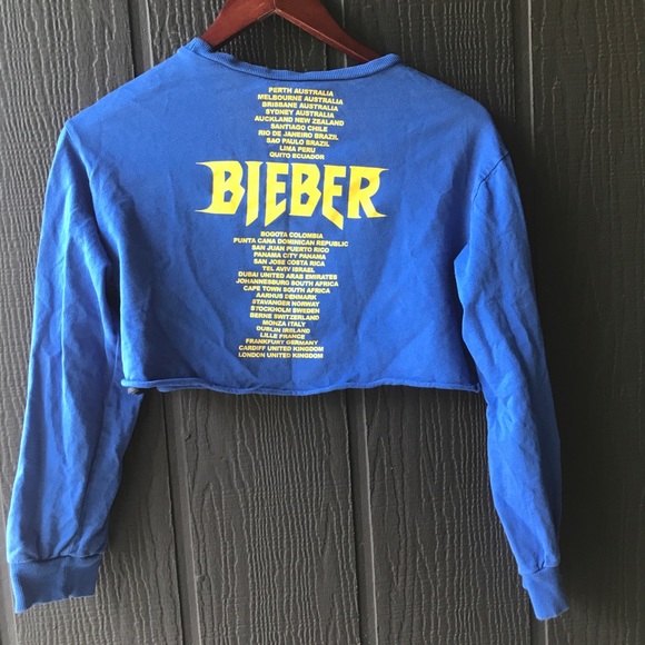 Stadium tour crop top - Picture 2 of 5